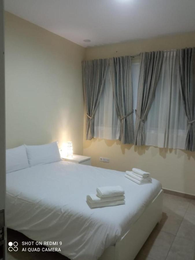 Invecar Holding Apartamento Sevilla Exterior foto