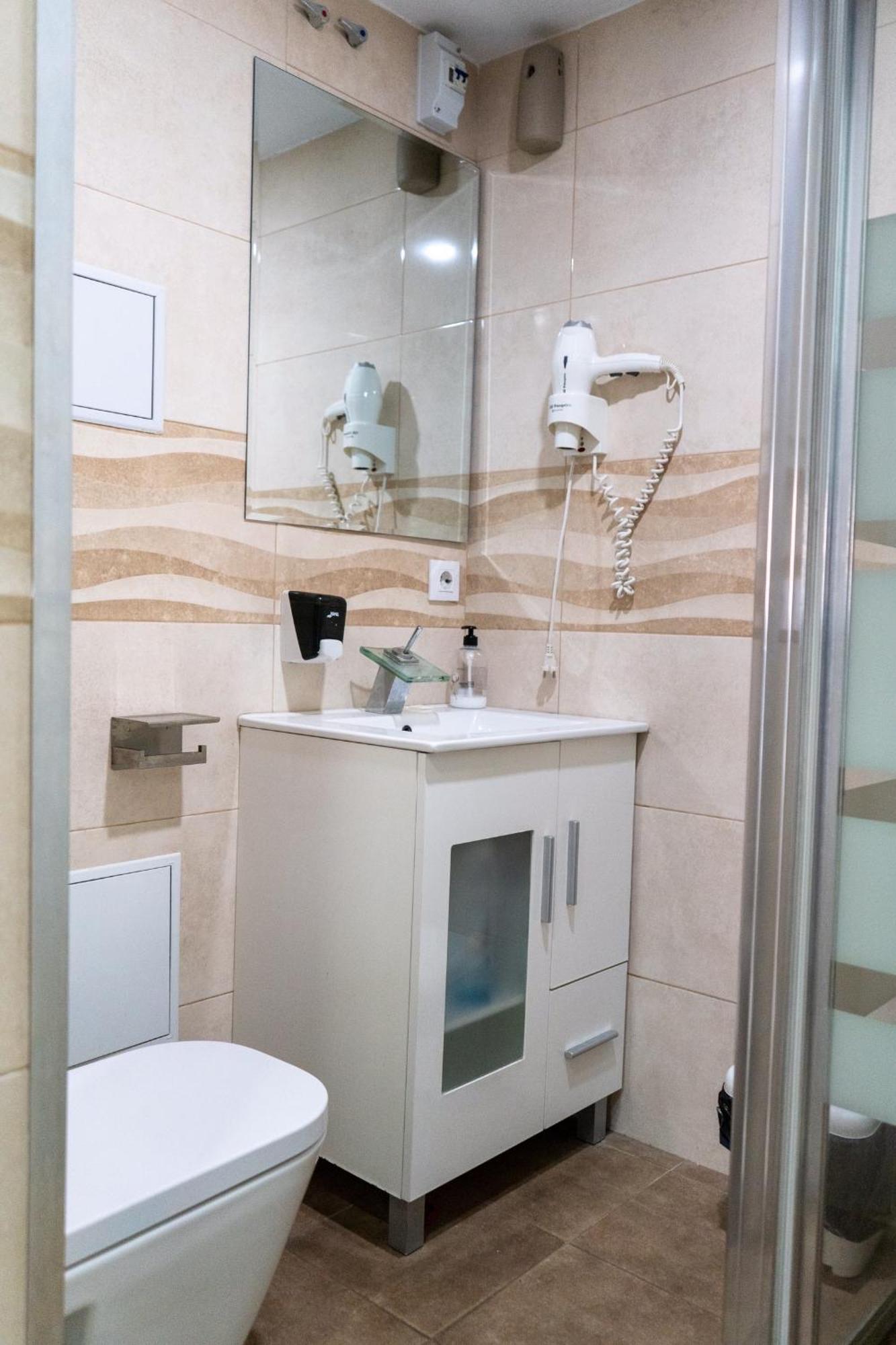 Invecar Holding Apartamento Sevilla Exterior foto
